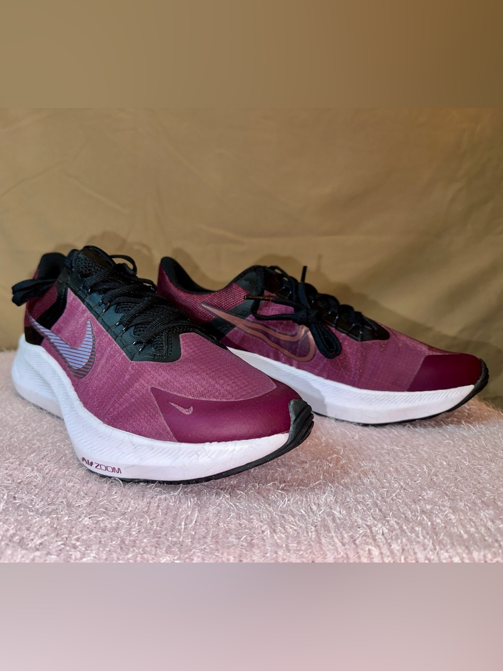 SZ 8- Nike Women's Air Zoom Winflo 8-Running Sneakers - Dark Beetroot